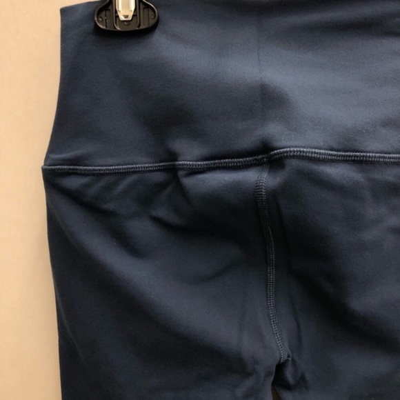 ✨NWT Alo Yoga Airbrush Highwaist Leggings Eclipse - Picture 7 of 8